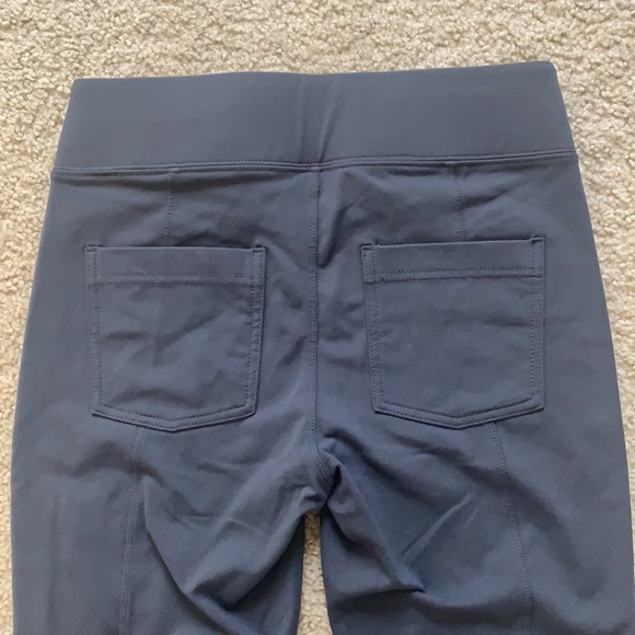 Athleta Metro Classic Gray Yoga Pants - Picture 8 of 9